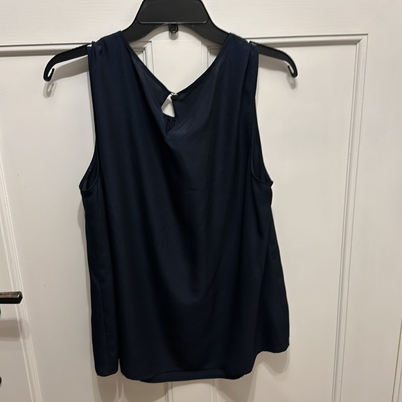 EUC Jones New York Navy Sleeveless Blouse - Picture 3 of 4